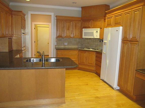 3rd image of 16801 W Cherrywood Ln