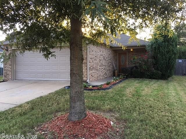 1st image of 324 Saunders Dr