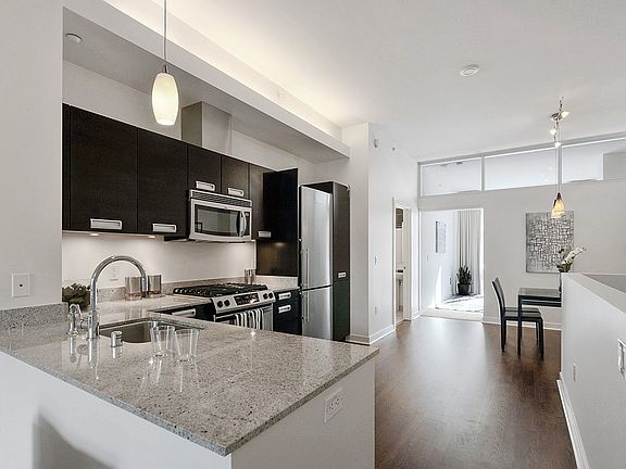 4th image of 300 Berry St Unit 449
