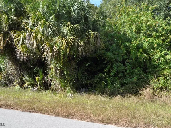 1013 Anderson St E, Lehigh Acres, FL 33974