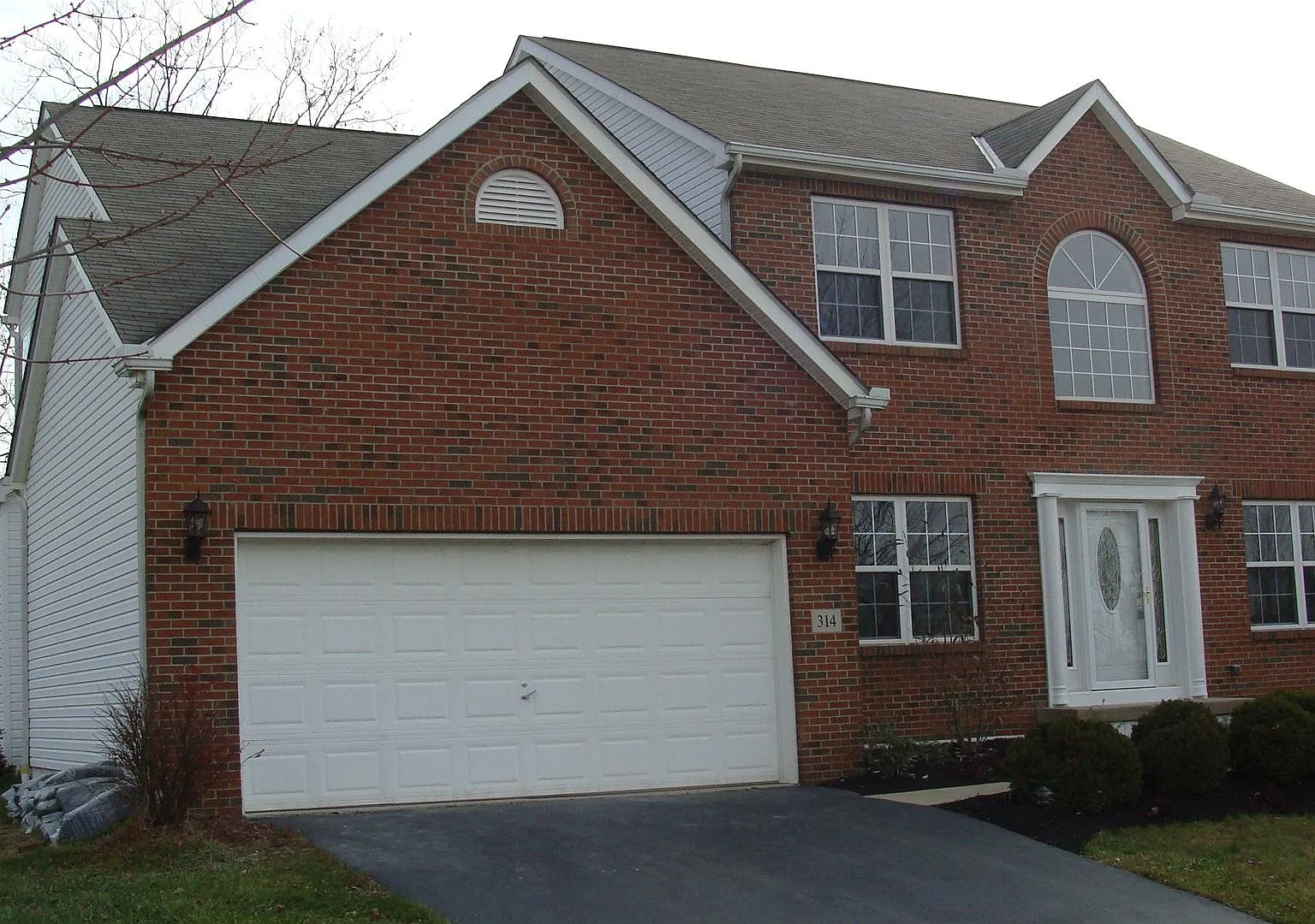 314 Weatherburn Dr — Photo 1