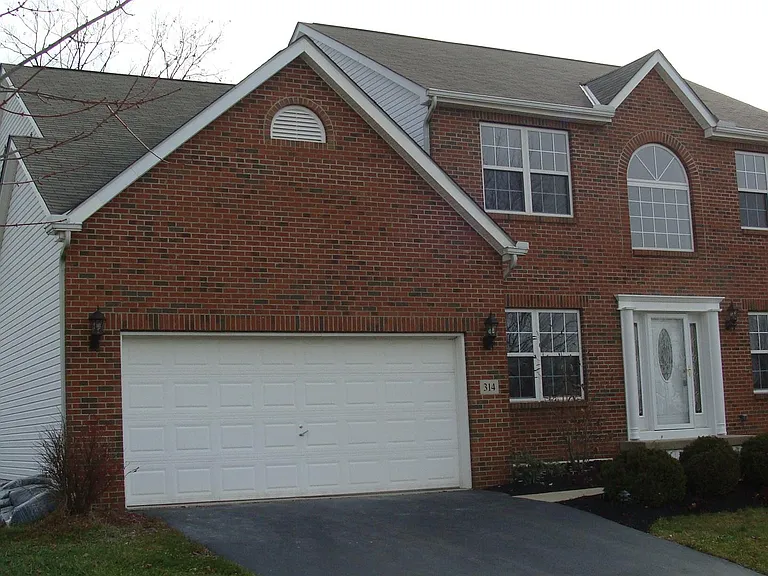 314 Weatherburn Dr — Photo 1