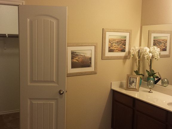 2nd image of 2132 Meadow Park Dr