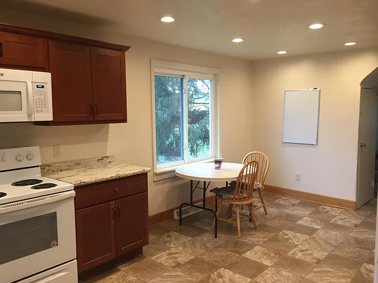 539 1/2 Scott Ridge Rd — Photo 6