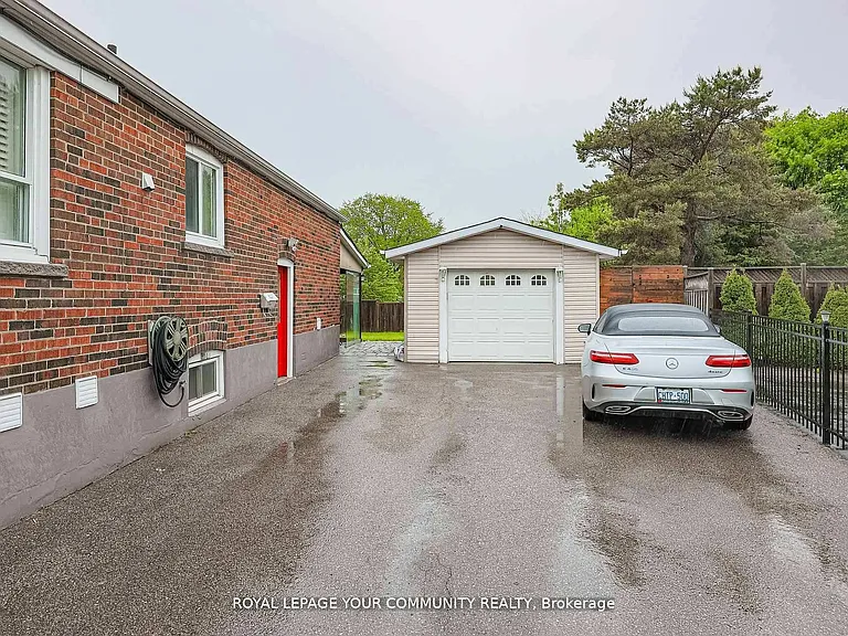 52 Princeway Dr #LOWER — Photo 17