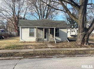 320 W Woodbury St, Macomb, IL 61455