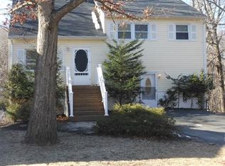 16 Berkley Rd, Hopatcong, NJ 07843