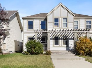42 S Copperpond Pl SE, Calgary, AB T2Z 0L6