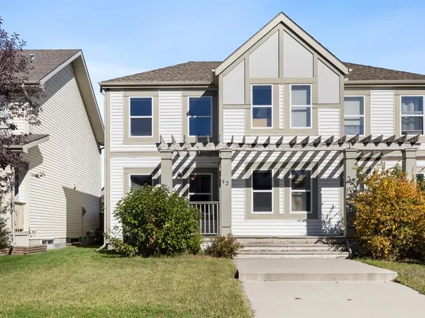 42 S Copperpond Pl SE, Calgary, AB T2Z 0L6