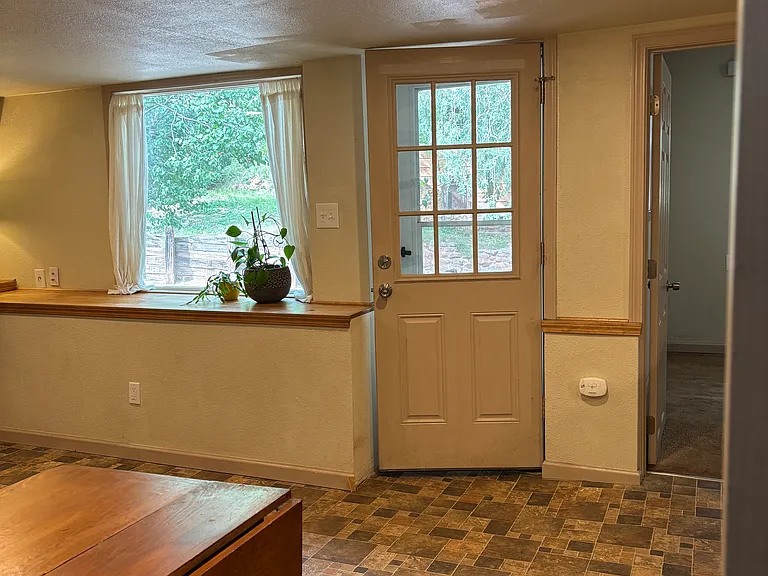 37 Minnehaha Ave — Photo 6