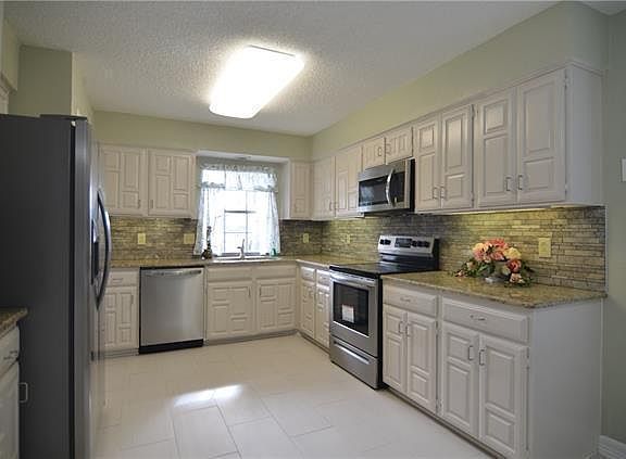 5th image of 1703 Mayflower Dr