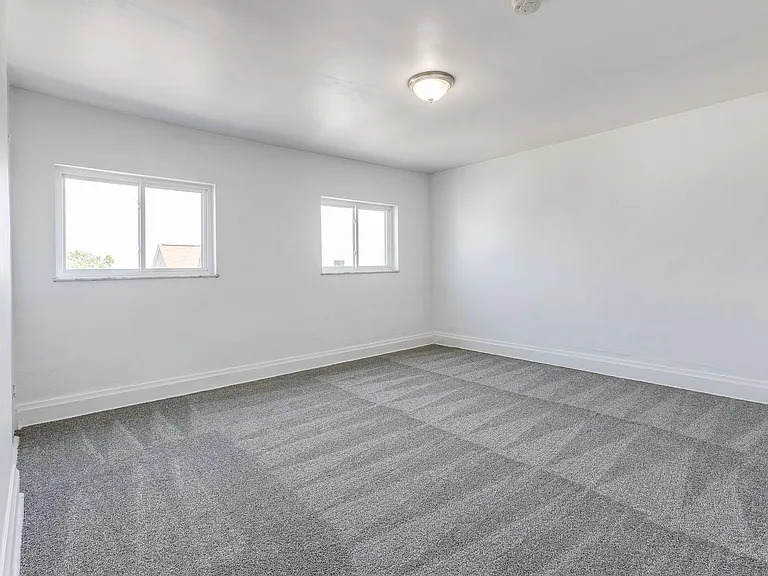 2120 Salisbury St S — Photo 21