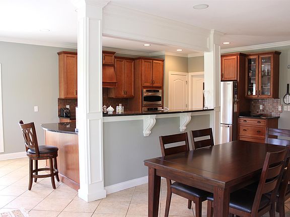 3rd image of 2419 Norris Ln