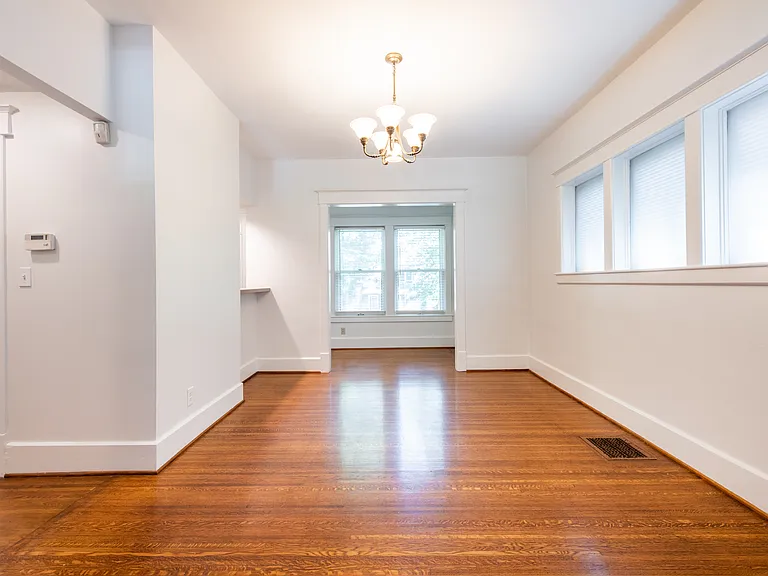 1604 Edgeland Ave — Photo 5