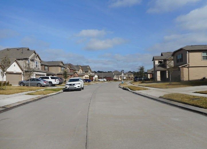 2nd image of 4126 Lake Cypress Cir