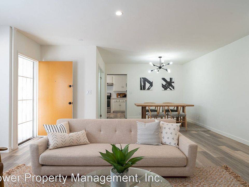 1st image of 127 W 64th Pl APT 2