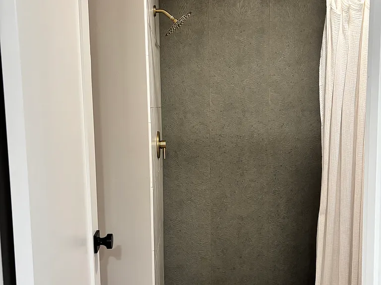 2532 Dauphine Ct E — Photo 16