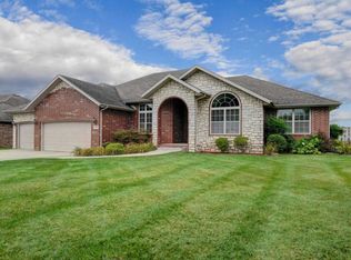 705 N Ellen St, Nixa, MO 65714