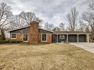 5916 W 87th Ter, Overland Park, KS 66207