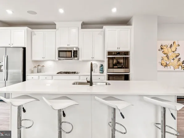 23349 Sugar Pine Ln, California, MD 20619