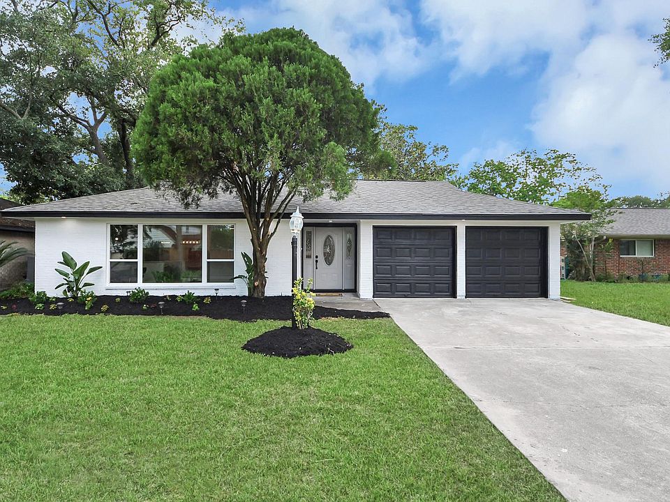 1st image of 2407 Crestdale Dr