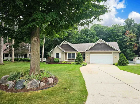 13323 Paradise Dr, Clio, MI 48420