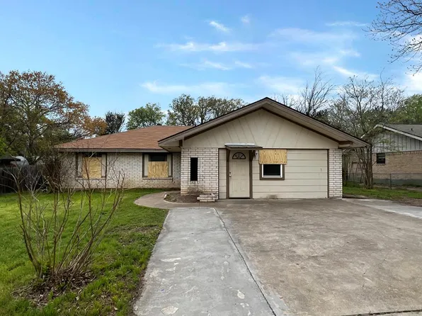 2311 Trails End, Kerrville, TX 78028