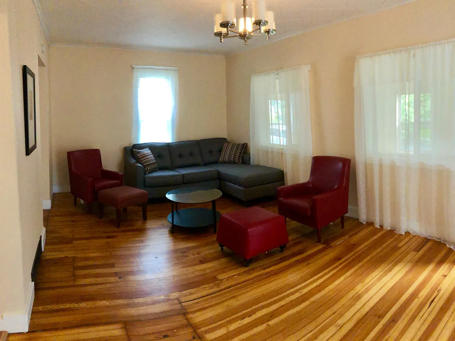 19 Duane Ave — Photo 2