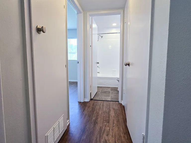 18411 Vincennes Street — Photo 100