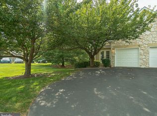 2279 Orchard Hill Cir, Warrington, PA 18976