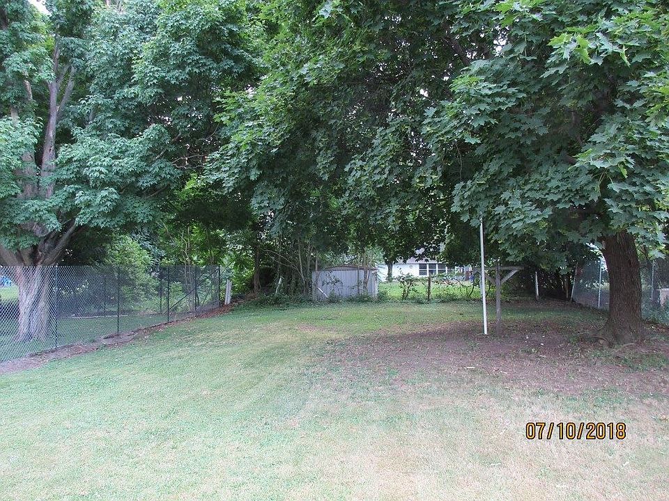 2nd image of 424 Standish St #A