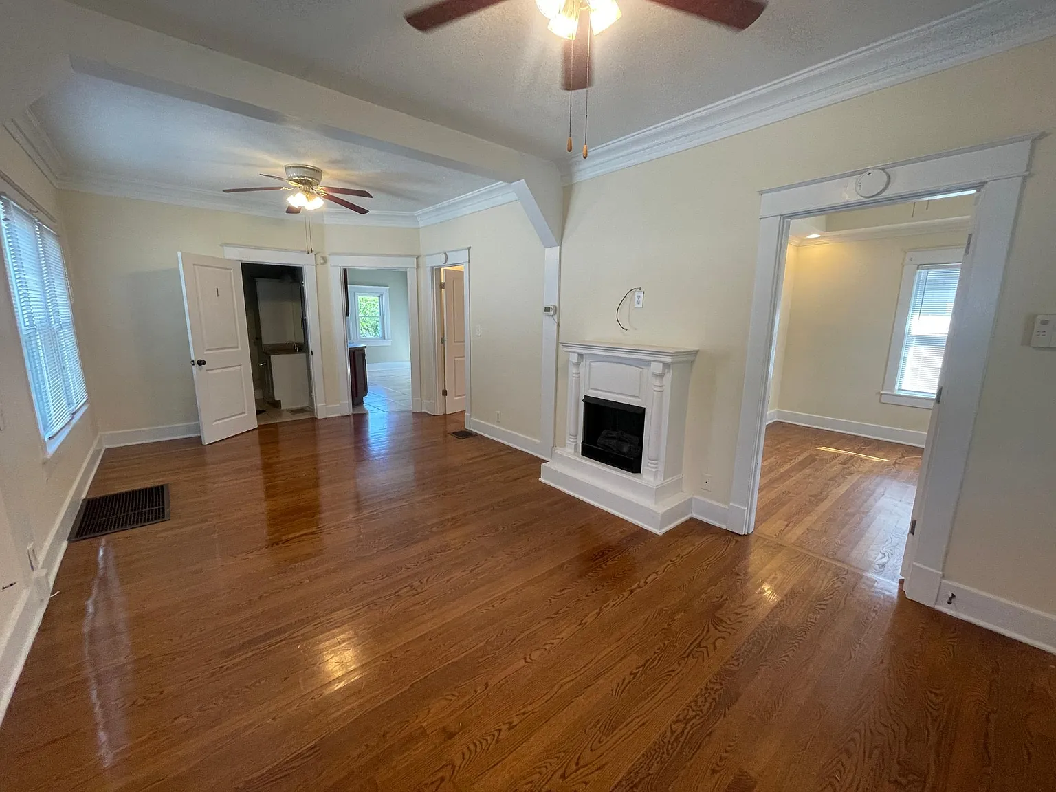 2 bed, 824 sqft, $1,395 — Photo 3