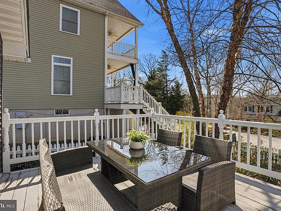 4th image of 646 Shore Rd