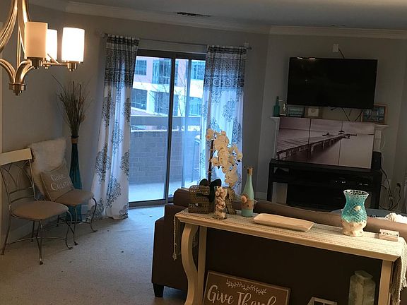 2nd image of 1050 N Stuart St APT 318