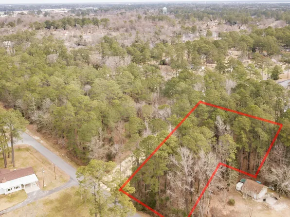 9 Hawthorne Road, New Bern, NC 28562