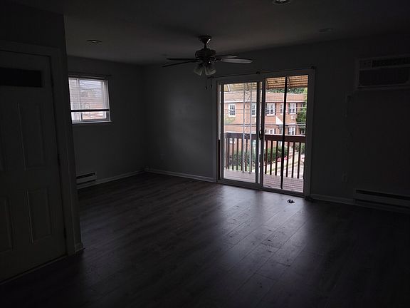 3rd image of 99 Holmes Rd #B