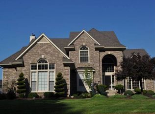 45767 Bristol Cir, Novi, MI 48377