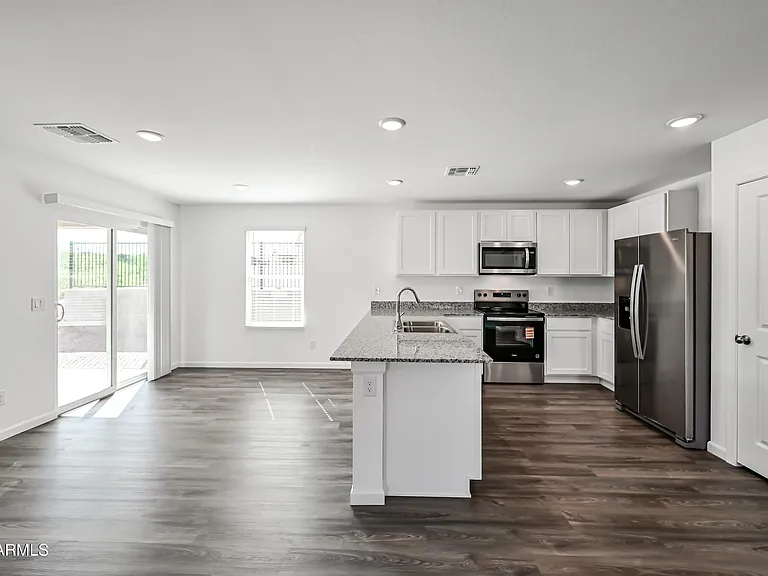 1845 Yance Dr — Photo 5