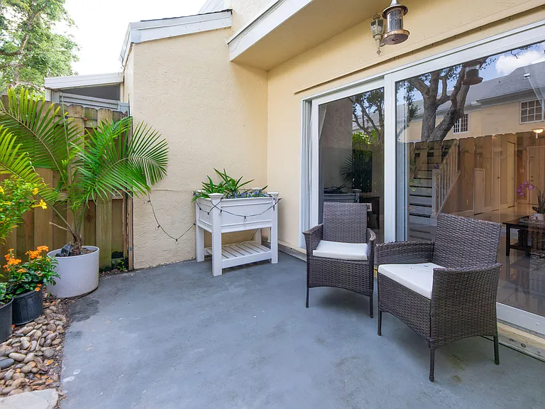 2900 Dorchester Ln #2900 — Photo 32