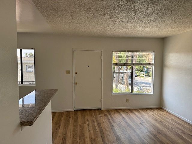 1st image of 464 Walnut Ave #11408326