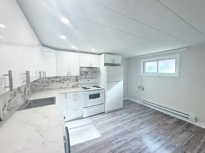 1st image of 133 Wilson St #2