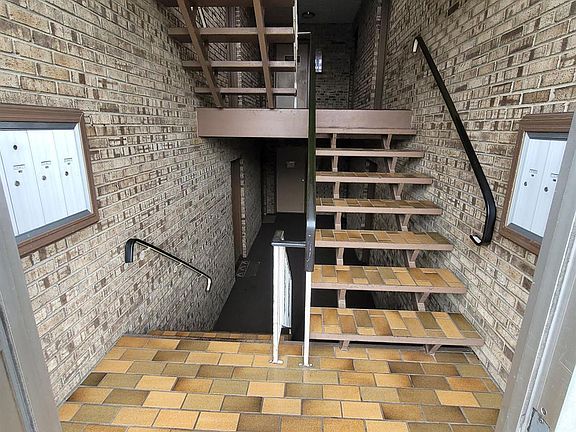 3rd image of 2435 Mustang Dr APT 1