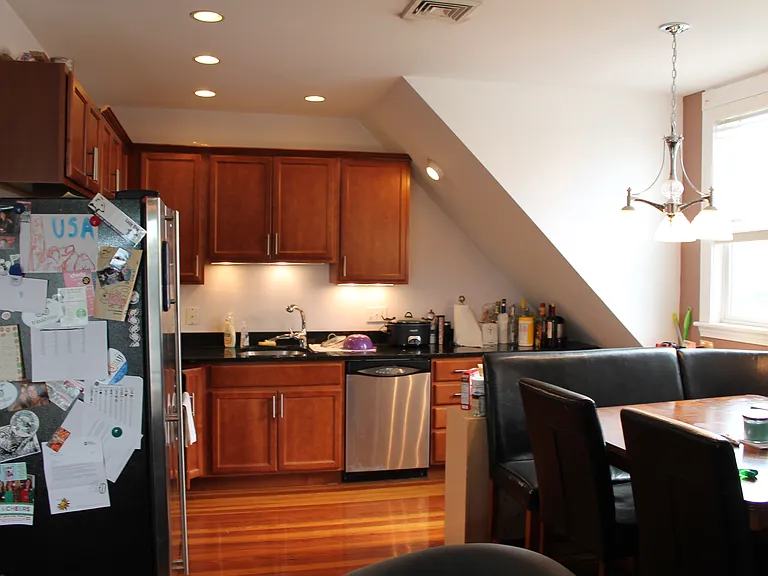 73 Perthshire Rd #B — Photo 9