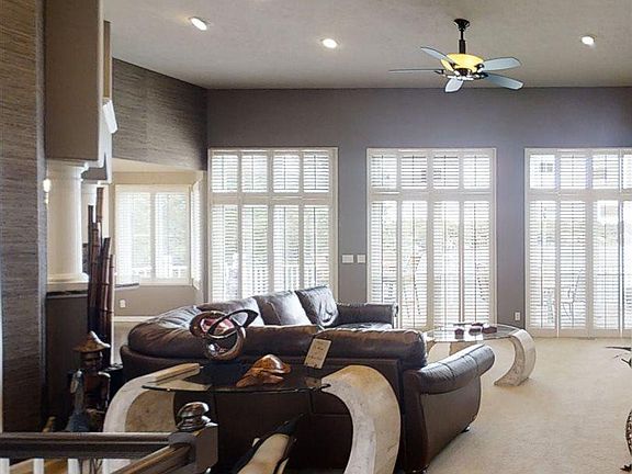 3rd image of 9219 Bellvue Dr