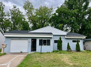 18062 Blandford Rd, Cleveland, OH 44121