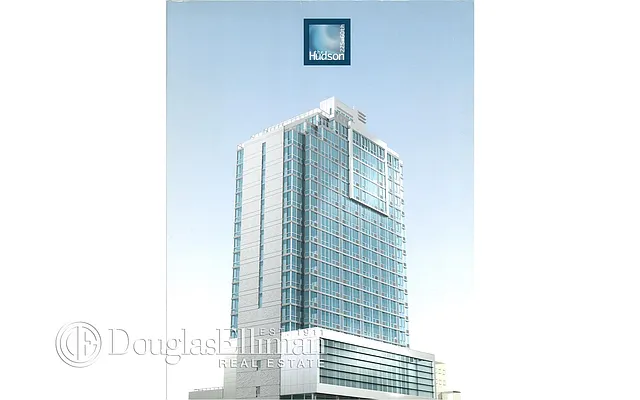 Rented by Douglas Elliman | media 16