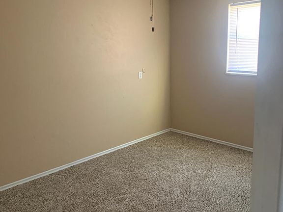 4th image of 406 East Ln #4