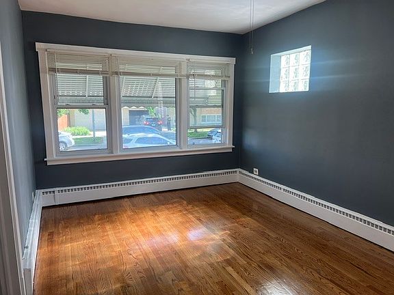 3rd image of 7030 W Wrightwood Ave
