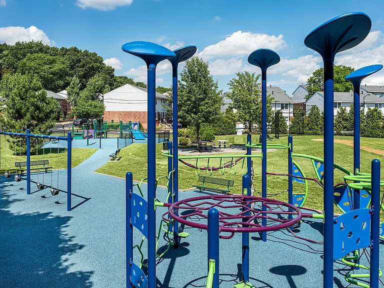 Stony Brook Commons — Photo 7