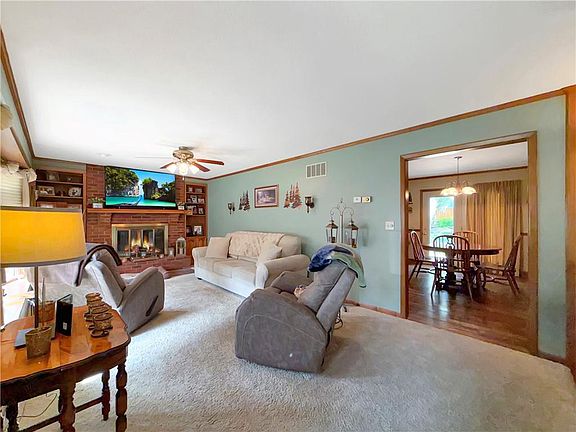 2nd image of 1114 Hilltop Dr